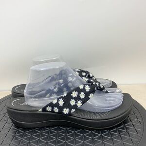 Clarks Sandals‎ Women Size 11 Shoes Black Daisy Floral Thong Flip Flops Cloud